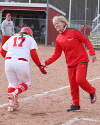 Julie Lenhart celebrates with Hannah Feldman (17)